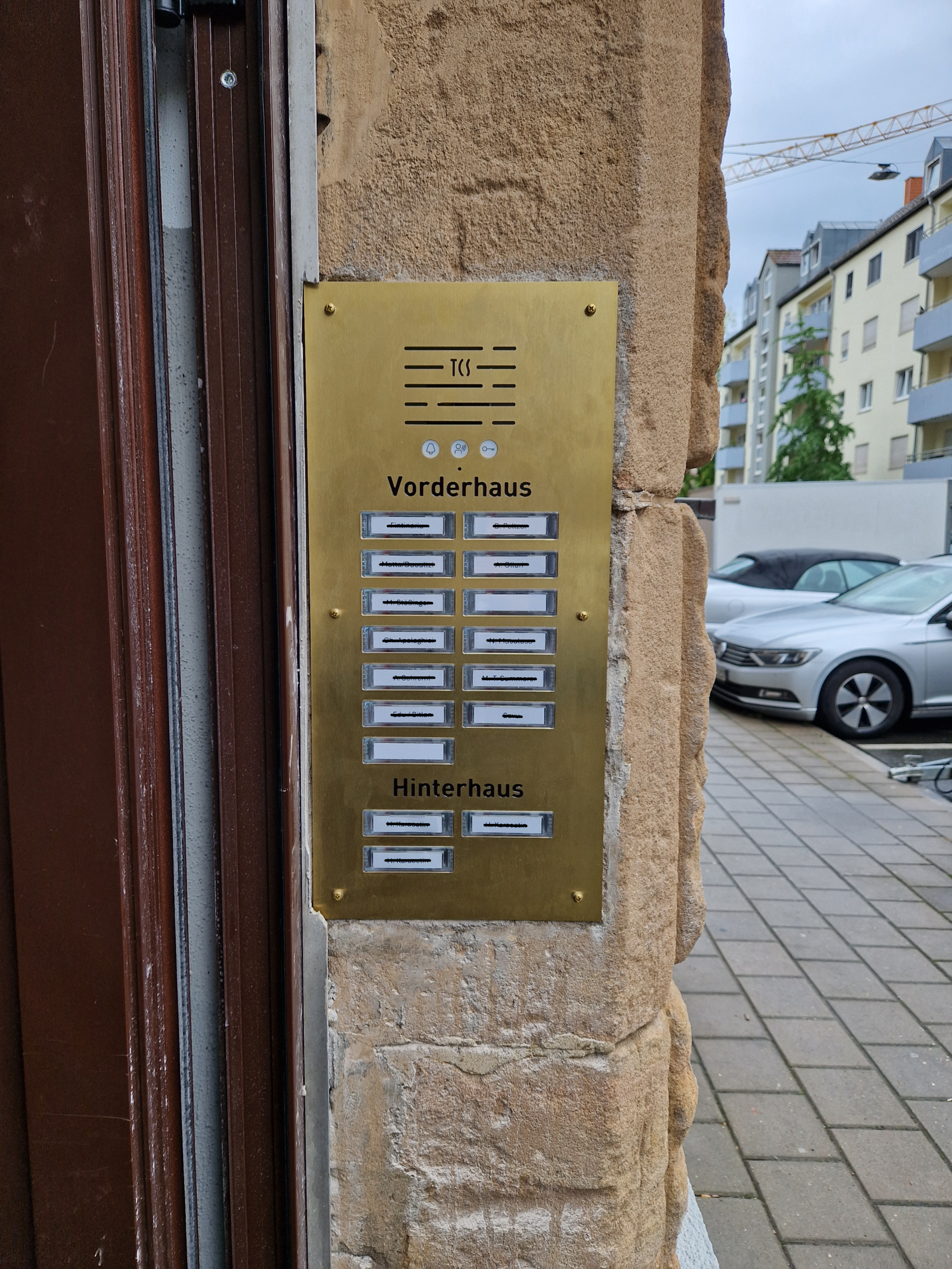 Moderner Zählerschrank Mehrfamilienhaus nach Sanierung Elektroinstallation Nürnberg Stein